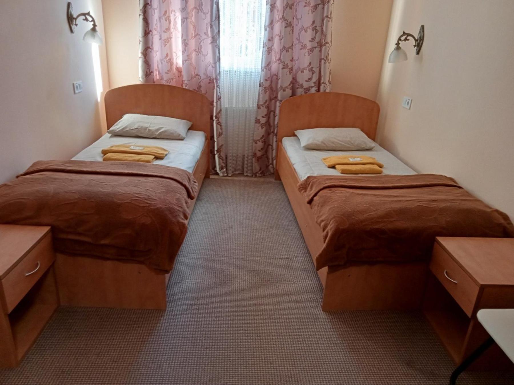 Hostel Iskra Lviv Exterior photo